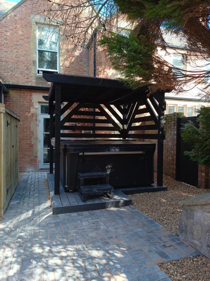 The West Wing At Eriviat Hall Hot Tub Henllan (Clwyd) Exterior foto